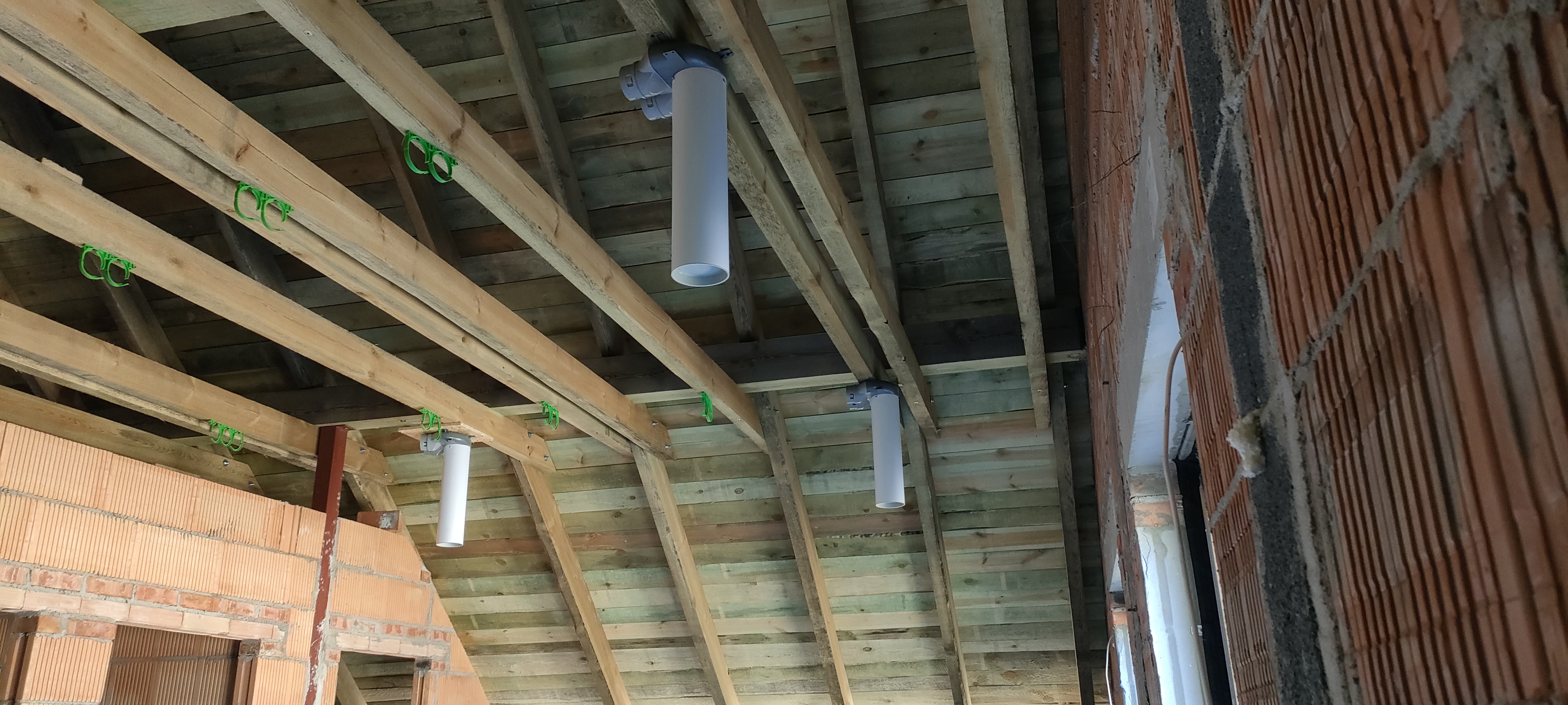 Przygotowanie do montażu instalacji nawiewno-wywiewnej.